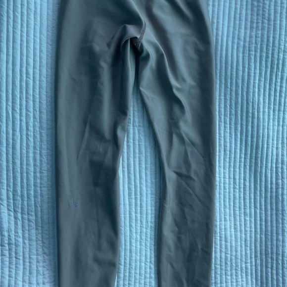 ALO Yoga Tan Leggings - Picture 8 of 9